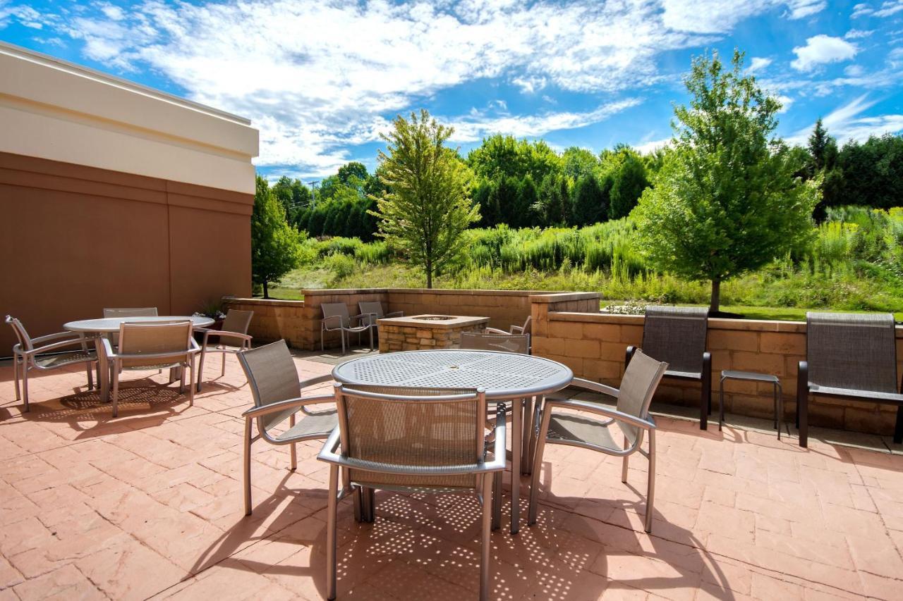 Springhill Suites Erie Kearsarge Exteriör bild